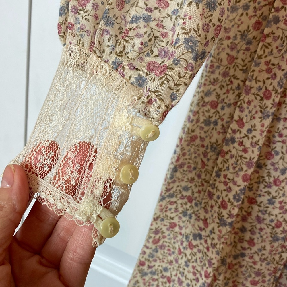 Vintage Cottage Core Gunne Sax Ditsy Floral and Lace Prairie Maxi Dress - Picture 13 of 17